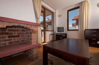 Апарт-отели Apartments Four Leaf Clover Bansko to rent Банско Номер-студио с видом на горы-3